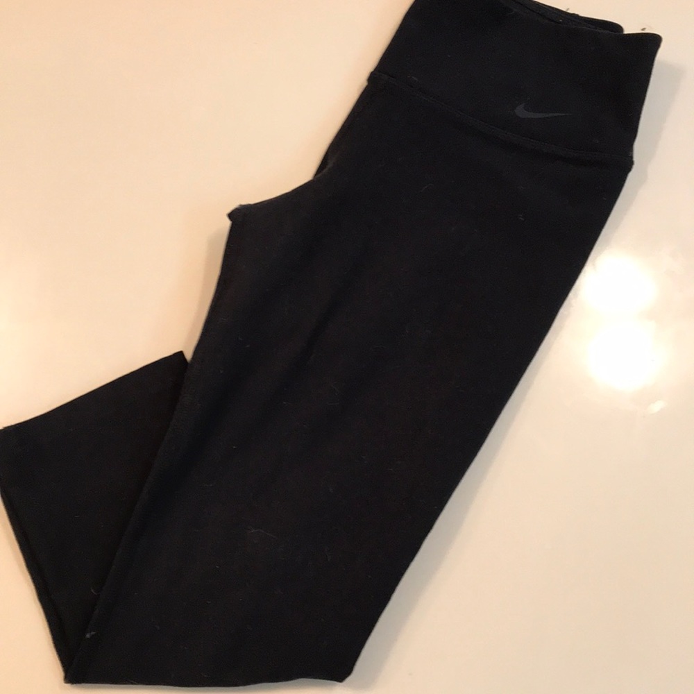 Black Nike leggings